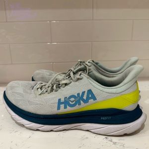 Hoka Mach 4 Running Shoes in Blue Glass / Evening Primrose, Hoka One